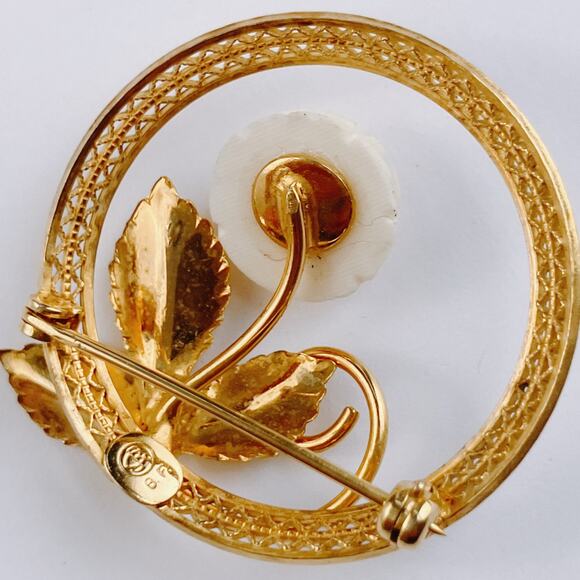 VTG Mid Century Gold Filled Rose Brooch Floral Filigree Wreath Jewelry Pin - Picture 8 of 10